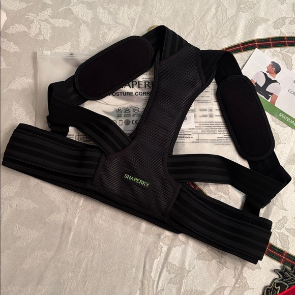 Brand New Posture Corrector Adjustable Upper Back Brace Breathable Support Black - Picture 3 of 12